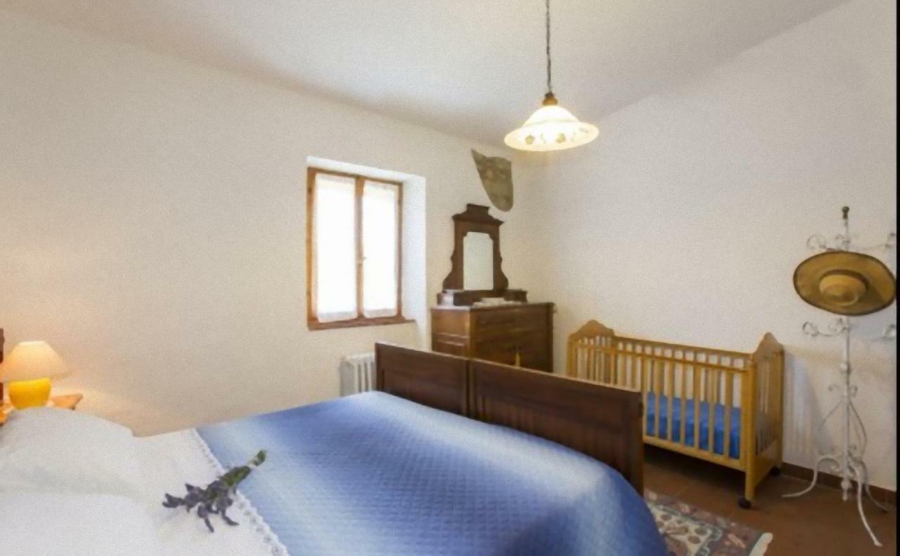 Isola Delle Api Hotell Bagni Di Petriolo Eksteriør bilde